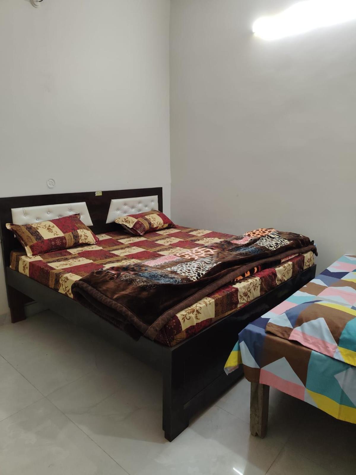 Rudra Prabha Guest House Ayodhya Exterior foto